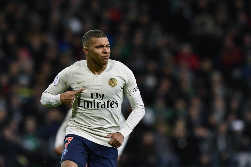 知名主播：你们嘲笑赖斯妻子只因为她胖，球员就必须找模特？